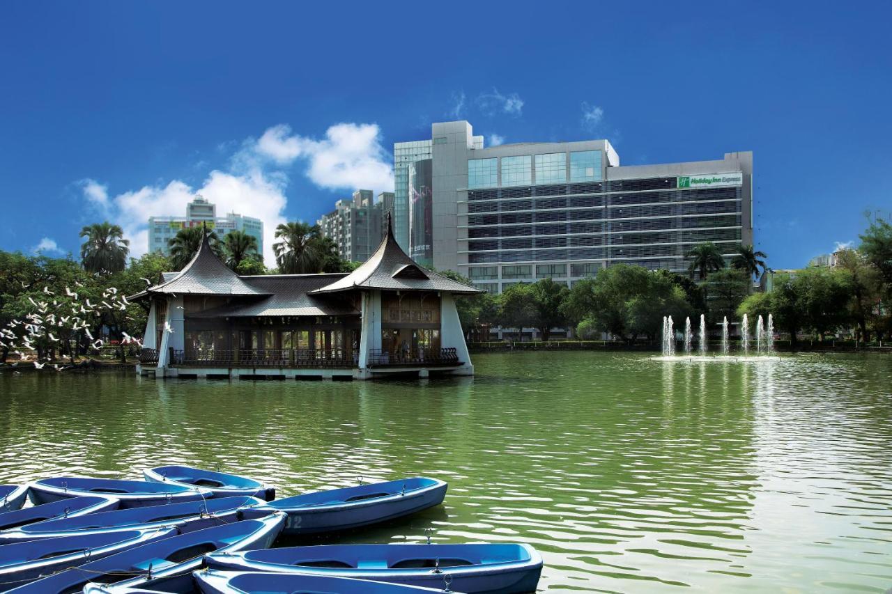 Holiday Inn Express Taichung Park, An Ihg Hotel Extérieur photo